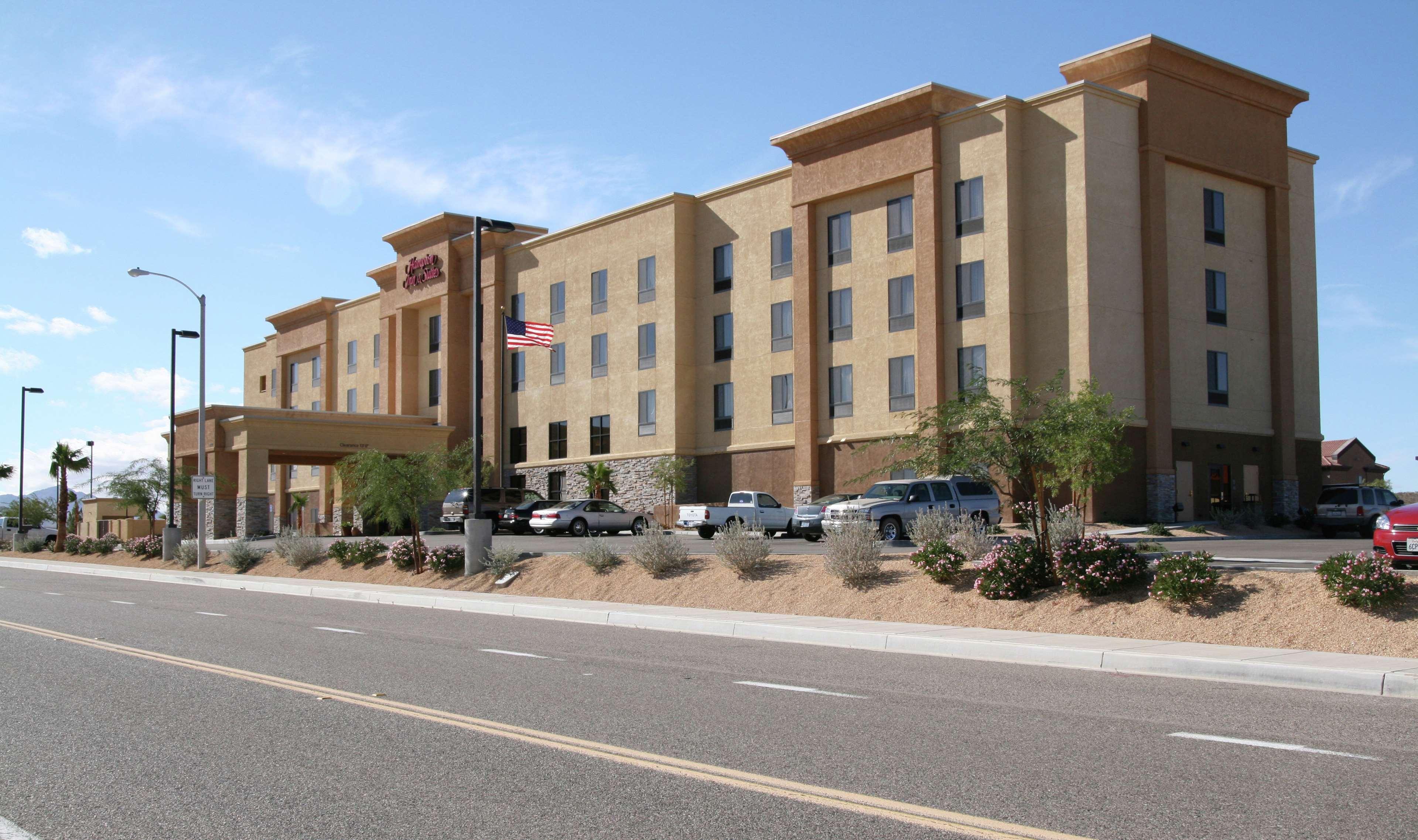 Hampton Inn And Suites Барстоу Екстериор снимка